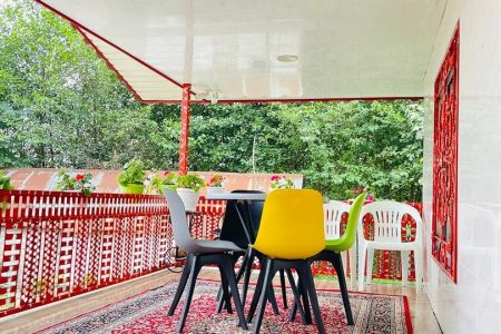 خانه ویلایی با ایوان نقلی در شاندرمن