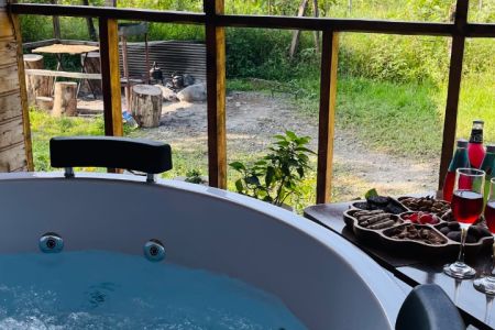 کلبه چوبی دوبلکس جکوزی دار در تالش - سراگاه