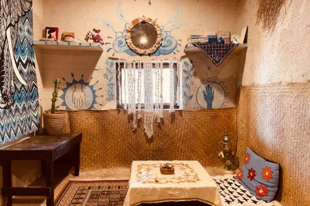 بوم گردی در هرمز - جنب موزه نادعلیان - دیریا