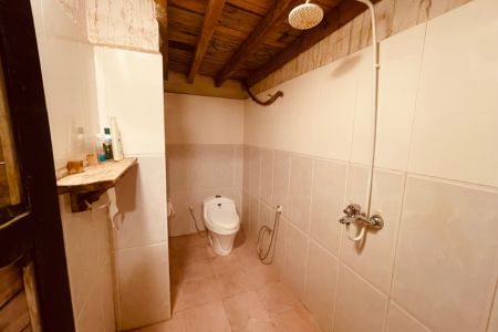 السیاحه البیئیه فی هرمز - بجوار متحف نادعلیان - غنو