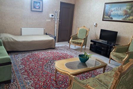 سوئیت در اصفهان - با حیاط نقلی - نیکنام