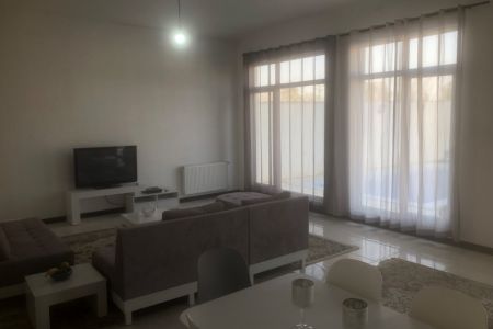 اجاره ویلا استخردار در چهارباغ - شهرک اقدسیه