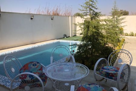 اجاره ویلا استخردار در چهارباغ - شهرک اقدسیه