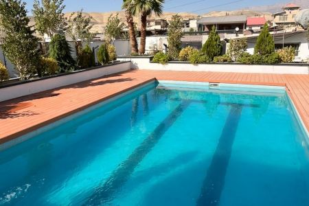 ویلا با استخر روباز و سرپوشیده در مهراباد