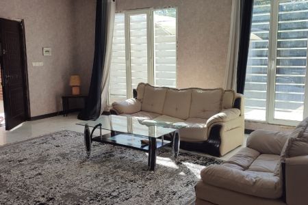 اجاره ویلا استخردار در چهارباغ - قاسم گرجی