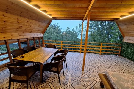 کلبه تراس دار در جاده دوهزار - شانه تراش