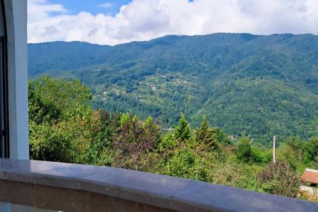 ویلا با چشم انداز کوه و جنگل در رامسر - گاورمک