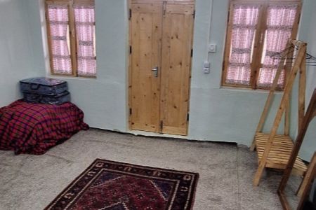 بومگردی در آستانه اشرفیه - داخل پایین - گیلدا