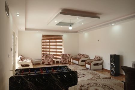 اجاره ویلا استخردار در چهارباغ - ملک آباد