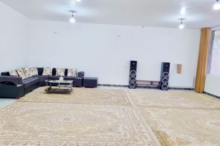 ویلا با استخر آبگرم در چهارباغ - دهکده ورزشی