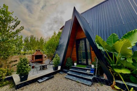 کلبه سوئیسی با وان جکوزی در چالوس - اکبرآباد