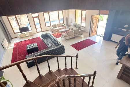 اجاره ویلا دوبلکس در چهارباغ - سنقرآباد