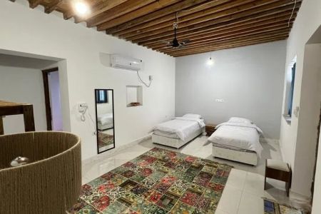 بومگردی ساحلی در جزیره هنگام - قیل - ۴ تخته