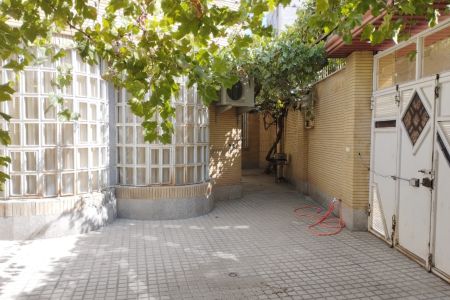 ویلا کرمانشاه - خیابان رفعتیه (نزدیک فردوسی)