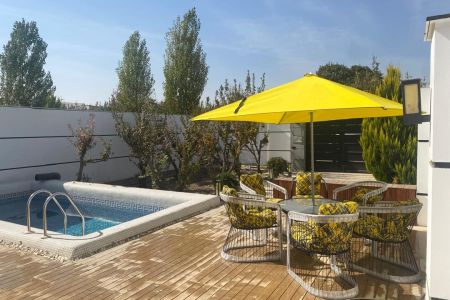 اجاره ویلا استخردار در چهارباغ - سنقرآباد