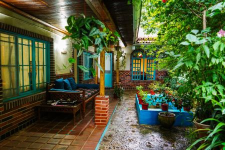 خانه سنتی حیاط دار در رشت - لاکانی