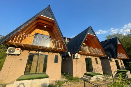 اجاره کلبه چوبی در تنکابن - حاتم سرا