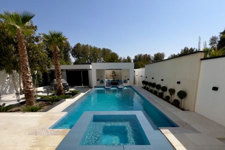 ویلا دوبلکس استخردار در چهارباغ - بهکام ناز
