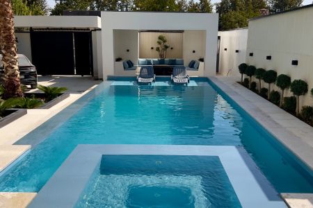 ویلا دوبلکس استخردار در چهارباغ - بهکام ناز