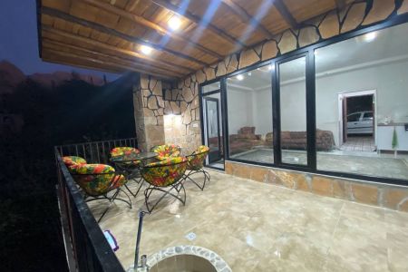 سوئیت با بالکن دلباز در پاوه روستای داریان