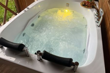 اجاره کلبه با وان جکوزی در شاندرمن - پنگاپشت