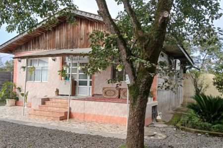 خانه ویلایی با حیاطی دلباز در خمام - چوکام