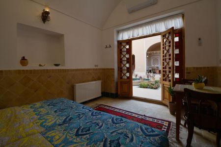 رزرو بوم گردی در بافت یزد - اتاق جوانی ها