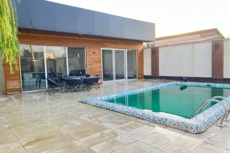 اجاره ویلا استخردار در چهارباغ