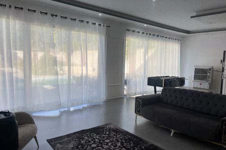 اجاره ویلا استخردار در چهارباغ