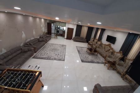 ویلا با استخر آبگرم در چهارباغ - شهرک زعفرانیه