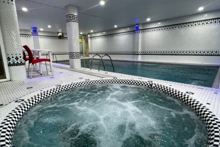 ویلا با استخر و جکوزی در چالوس - دوجمان