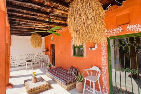 بوم گردی نزدیک دریا در قشم - گاچو - خلقت