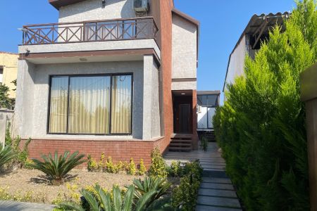 اجاره ویلا استخردار در محمودآباد - آزادمون