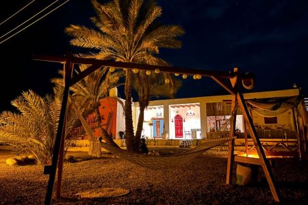 بوم گردی نزدیک دریا در قشم - گاچو