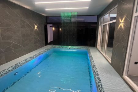 اجاره ویلا استخردار در چهارباغ - رامجین