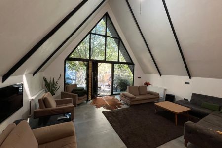 اجاره کلبه سوئیسی در کردان - باغبان کلا