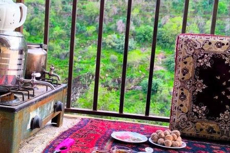 خانه بالکن دار در پاوه - نودشه - طبقه اول