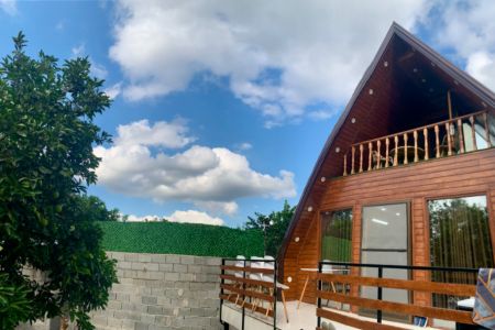 کلبه سوئیسی جکوزی دار کنار رودخانه در بابلکنار