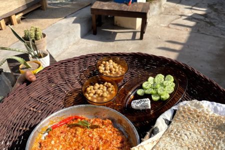 بوم گردی در هرمز - جنب موزه نادعلیان - موج