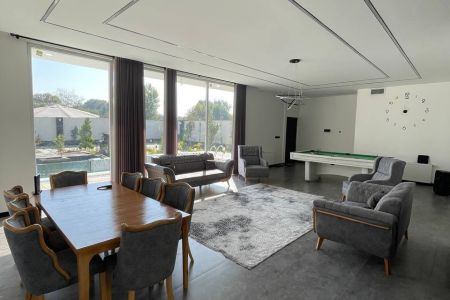 اجاره ویلا استخردار در چهارباغ - سنقرآباد