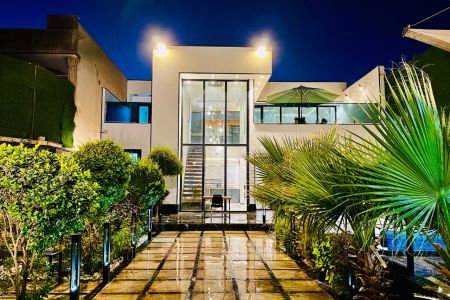 ویلا دوبلکس استخردار در چهارباغ - آغچه حصار