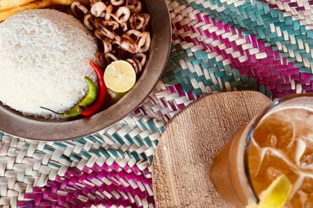 بوم گردی در هرمز - جنب موزه نادعلیان - دیریا