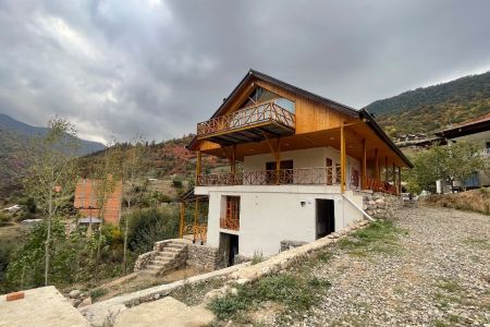 خانه استخردار رو به جنگل علی آباد - چوبینه