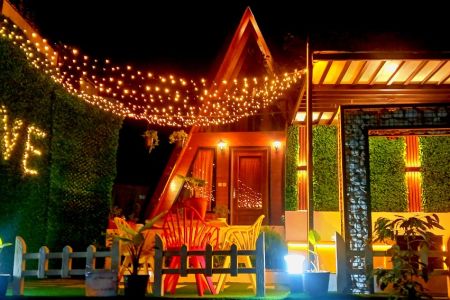 کلبه سوئیسی با وان جکوزی در لفور - سیدکلا