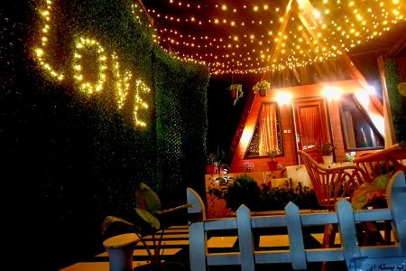 کلبه سوئیسی با وان جکوزی در لفور - سیدکلا