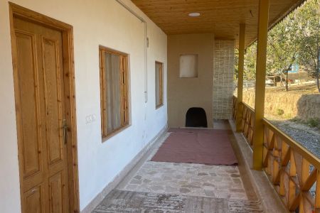 خانه با ایوان رو به جنگل علی آباد - چینو