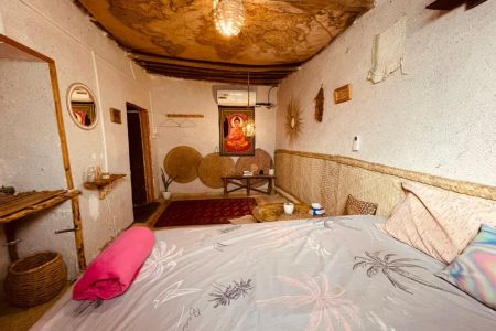 بوم گردی در هرمز - جنب موزه نادعلیان - مغ