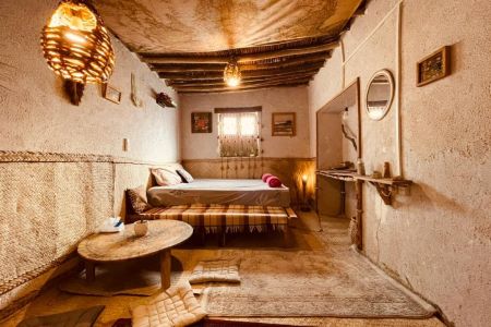 بوم گردی در هرمز - جنب موزه نادعلیان - مغ