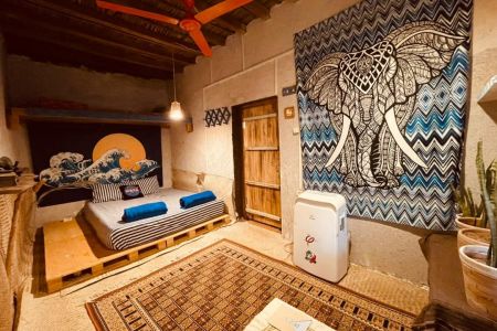 بوم گردی در هرمز - جنب موزه نادعلیان - دیریا