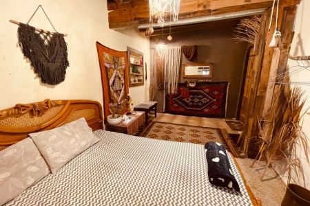 بوم گردی در هرمز - جنب موزه نادعلیان - بوهو